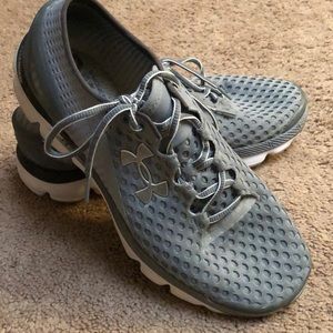 Under armor tennis shoes